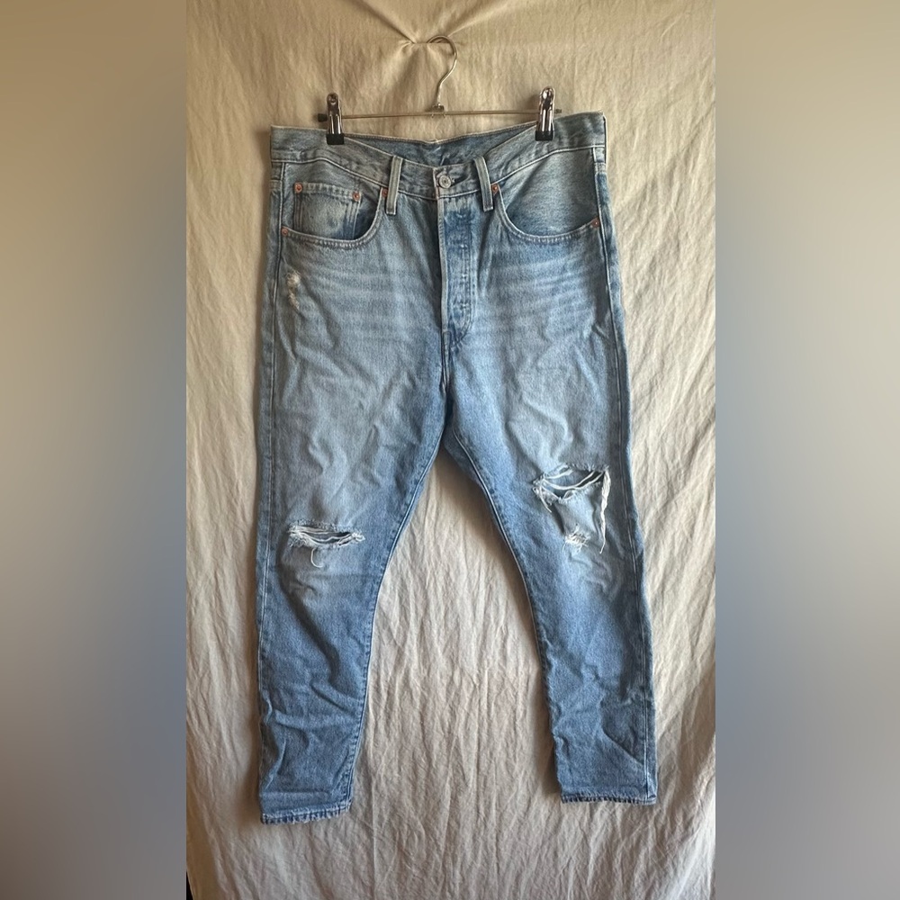 LEVIS 501s Distressed High Waisted Jean